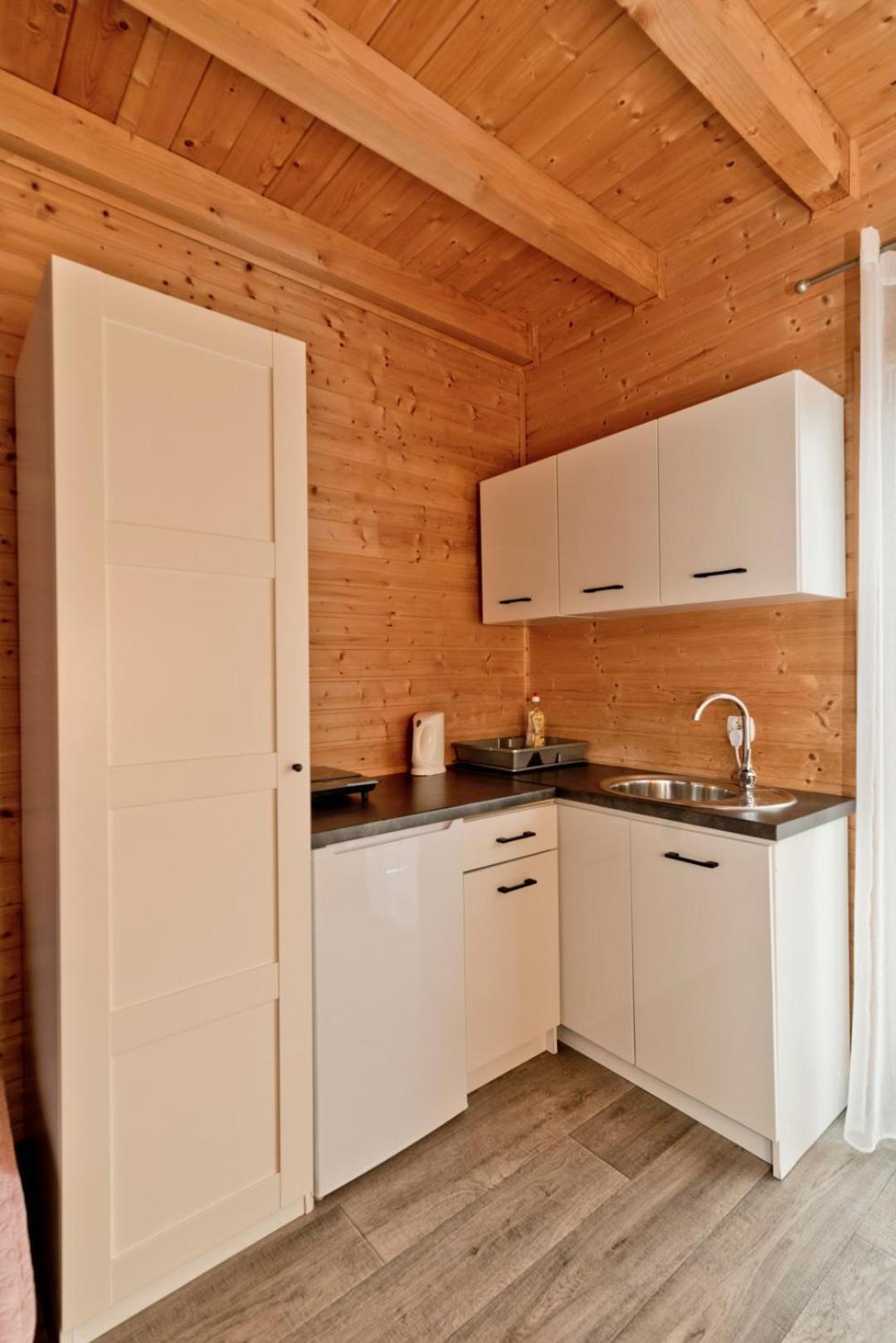 Resort Eden - Domki, Pokoje, Apartamenty Jastrzębia Góra Eksteriør bilde